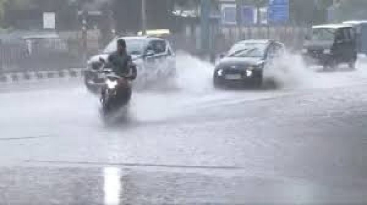 श्रीलंका में भारी बारिश से तीन लोगों की मौत, कोलंबो में स्कूल बंद किए गए