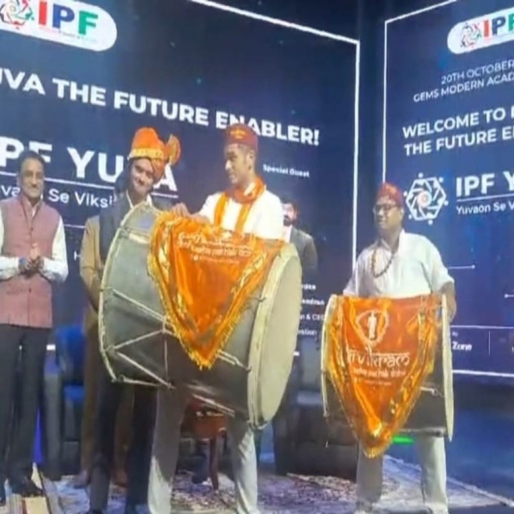 IPF युवा विंग का महानआर्यमन ने किया उद्घाटन:यूएई में ढोल की थाप सुनकर खुद को नहीं रोक पाए युवराज, जमकर बजाया ढोल