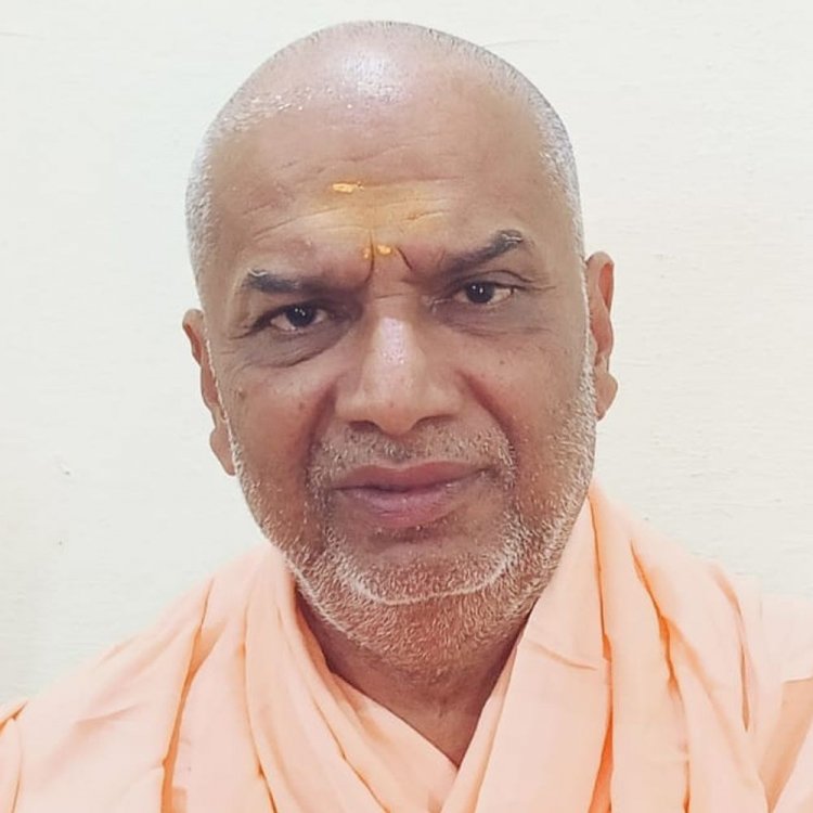 इंदौर के शंकराचार्य मठ में नित्य प्रवचन:नया पाने के लिए पुराना छोड़ना होगा, पर संस्कार और मर्यादा न छूटे- डॉ. गिरीशानंदजी महाराज