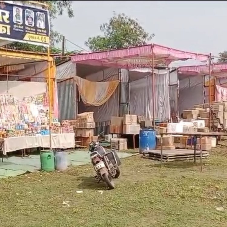 रेणुका माता मंदिर क्षेत्र में लगेगी पटाखा दुकानें:लॉटरी सिस्टम से हुआ 61 दुकानों का आवंटन; व्यापारियों ने जताया आक्रोश
