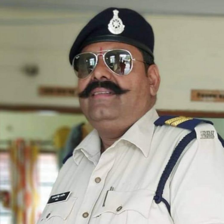इंदौर में करंट लगने से हेड कॉन्स्टेबल की मौत:घर पर दिवाली की सफाई करते वक्त हुई घटना; क्राइम ब्रांच में पदस्थ थे