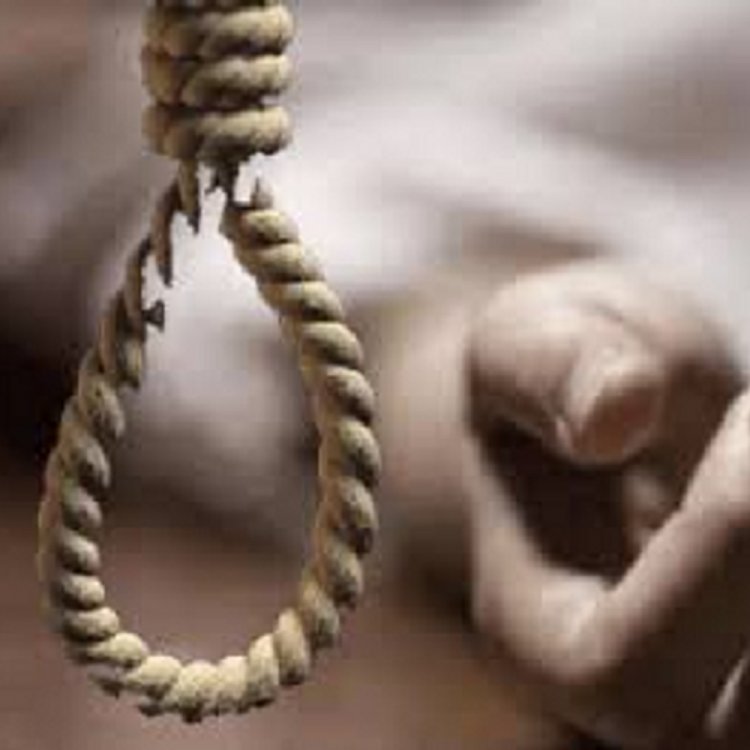 छात्रा ने किया सुसाइड:भाई ने देर रात फंदे पर लटके देखा; पेंटर ने भी दी जान, तीन माह पहले हुई थी सगाई