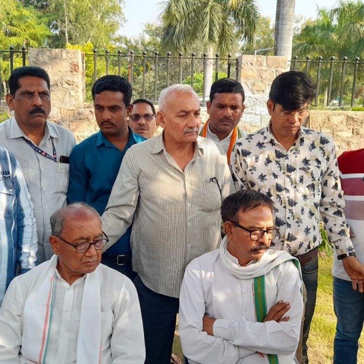शिवपुरी में बोले दिग्विजय ​​​​​​​सिंह- AICC का फैसला मानना:प्रशासन पर पक्षपात का आरोप लगाया, कहा- प्रशासन बीजेपी का कार्यकर्ता बनकर लड़ रहा उपचुनाव