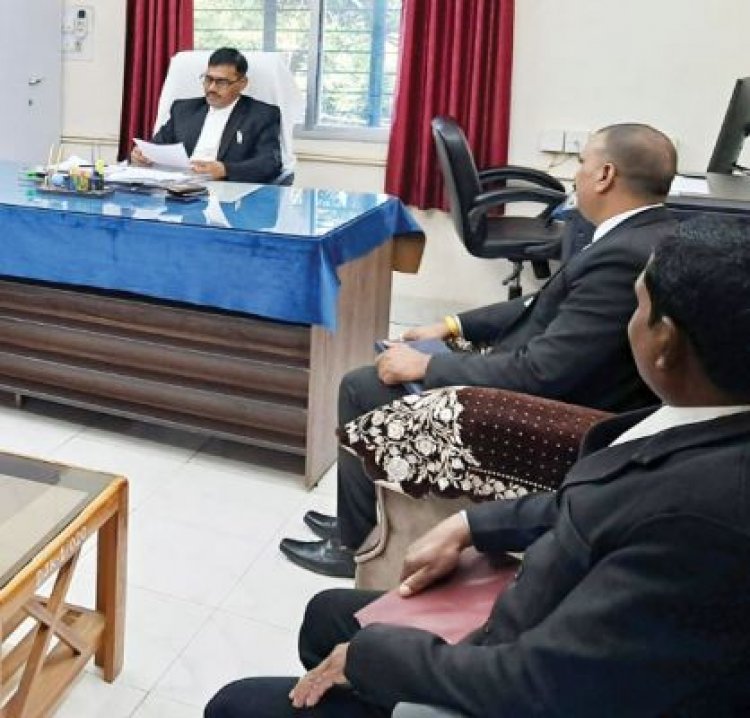 अण्डर ट्रायल रिव्यू कमेटी के संबंध में न्याय रक्षक संग मासिक बैठक