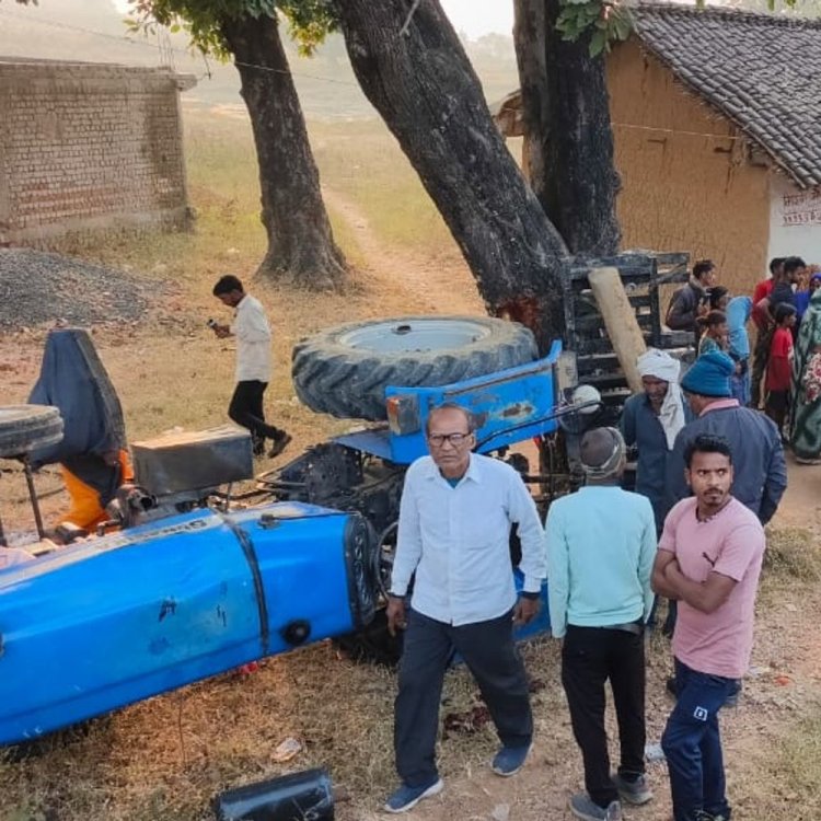 सिंगरौली के उज्जैनी चौराहा के पास पलटा ट्रैक्टर:एक युवक की मौत, चालक गंभीर घायल, बरगवां थाना क्षेत्र में हुआ हादसा