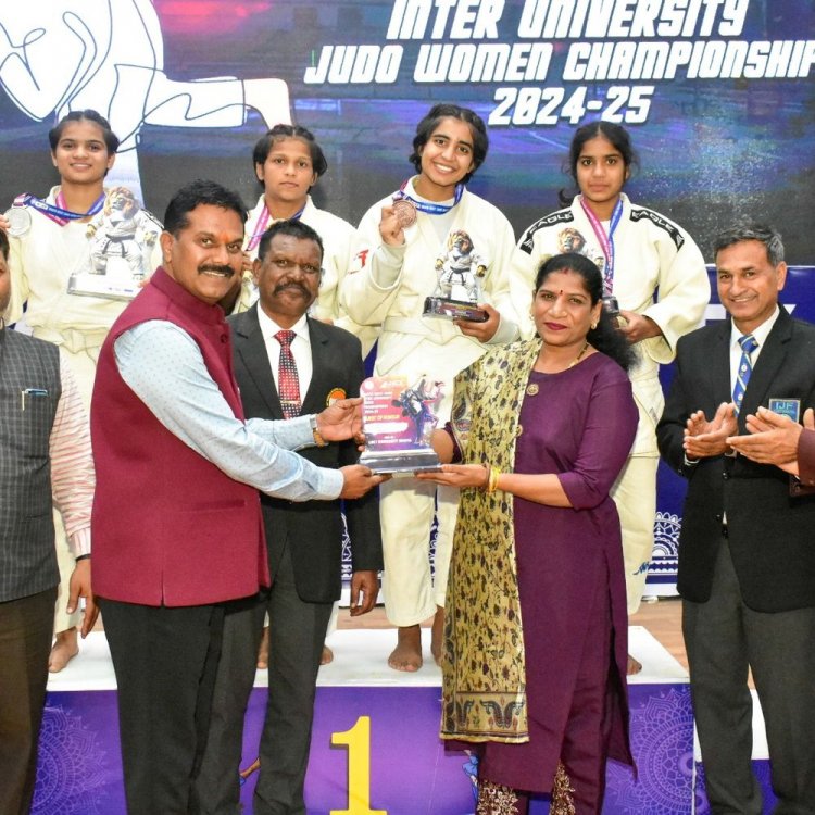 इंटर यूनिवर्सिटी महिला जूडो प्रतियोगिता में भूमिका ने जीता कांस्य:एलएनसीटी यूनिवर्सिटी में आयोजित हुआ साउथ वेस्ट जोन कॉम्पीटिशन, कोल्हापुर की समृद्धि ने जीता गोल्ड