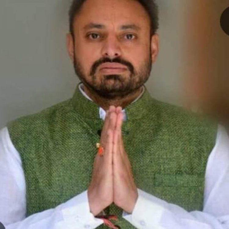 इंदौर में डेयरी में तोड़फोड़, कर्मचारी की पिटाई:रुपए के लेनदेन के विवाद में दुकान संचालक की पत्नी को दिया धक्का