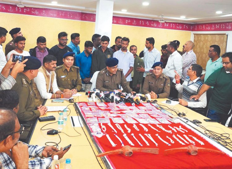 गैंती मार करते थे सेंधमारी, 25 चोरियों का खुलासा