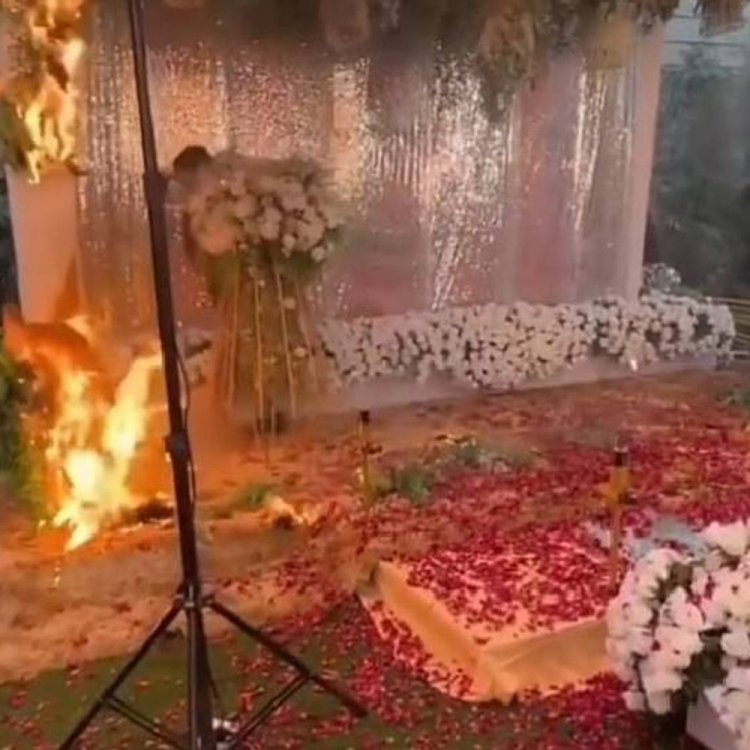 जबलपुर में जयमाला के दौरान स्टेज में आग लगी...VIDEO:बाल-बाल बचे दूल्हा-दुल्हन; कोल्ड फायर की चिंगारी से भड़की थी आग