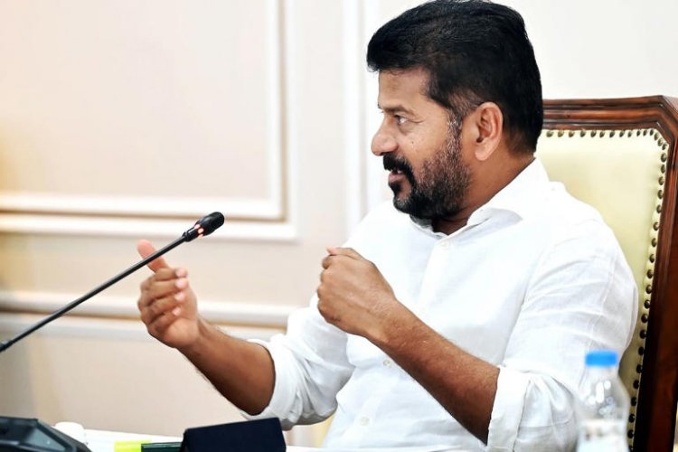 तेलंगाना के सीएम रेवंत रेड्डी ने टॉलीवुड अभिनेताओं, फिल्म निर्माताओं के साथ बैठक की।
