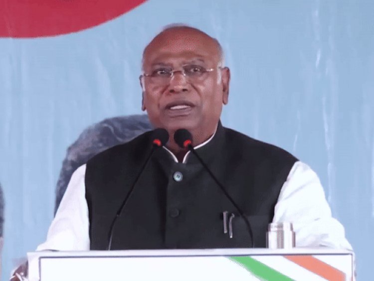 खरगे और रेवंत के बयानों पर बीजेपी हमलावर:मोदी पर संविधान बदलने का आरोप, कांग्रेस सुप्रीमो के खिलाफ BJYM का प्रदर्शन