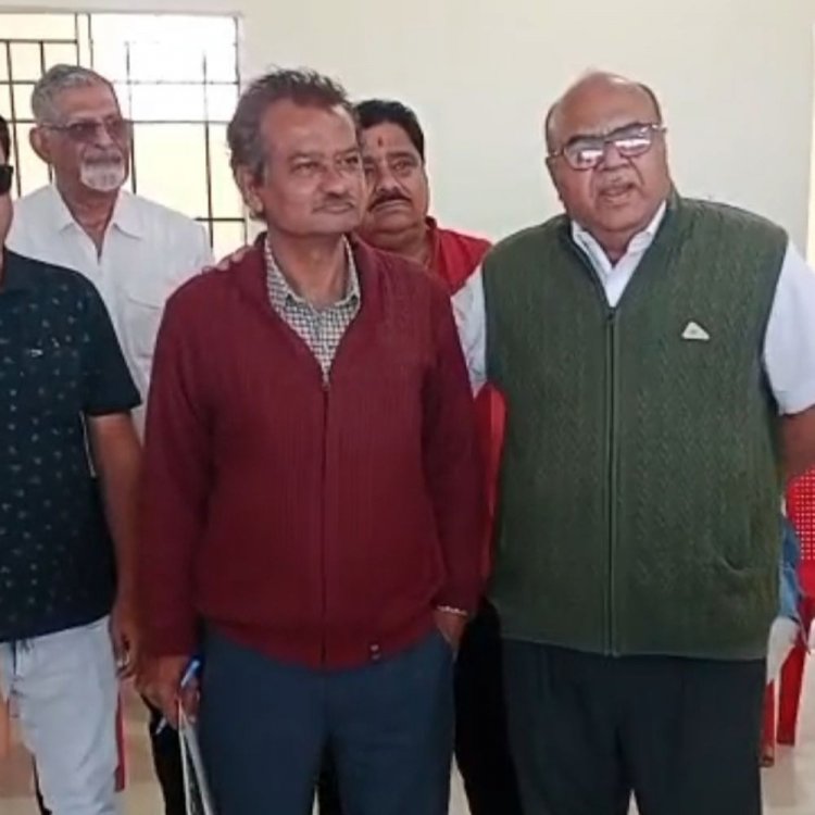 सतना डीसीए में खिलाड़ियों के चयन में पक्षपात का आरोप:दो सदस्यीय टीम जांच के लिए पहुंची, संघ के सदस्य और खिलाड़ियों से मुलाकात की