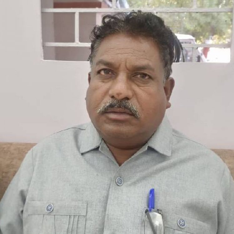 इंदौर में 10 हजार की रिश्तव लेते ASI पकड़ाया:पारिवारिक विवाद में FIR कमजोर करने के एवज में मांगे थे 20 हजार रुपए